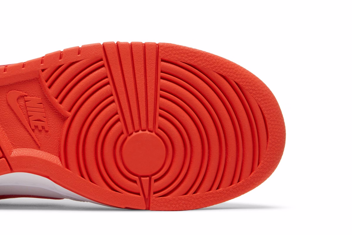 Nike Dunk Low 'Picante Red'