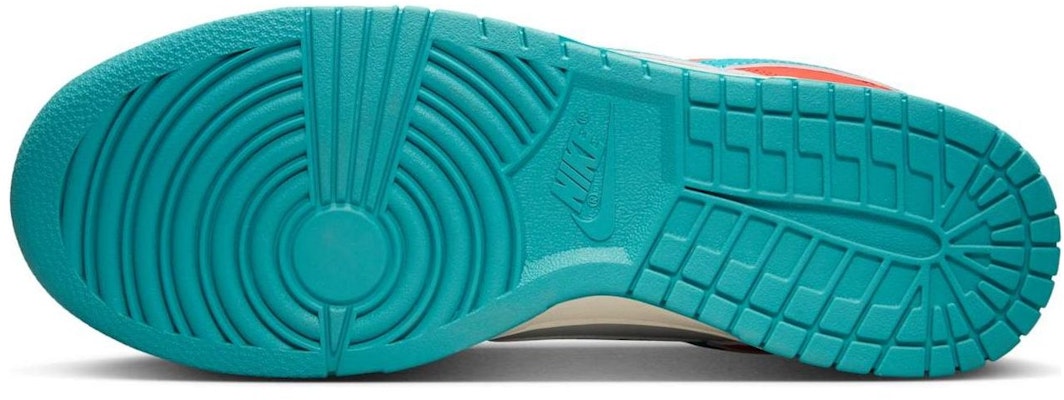 Nike Dunk Low ''Merah Picante Dusty Cactus'' HF5441-601 Details for Nike Dunk Low ''Merah Picante Dusty Cactus'' HF5441-601