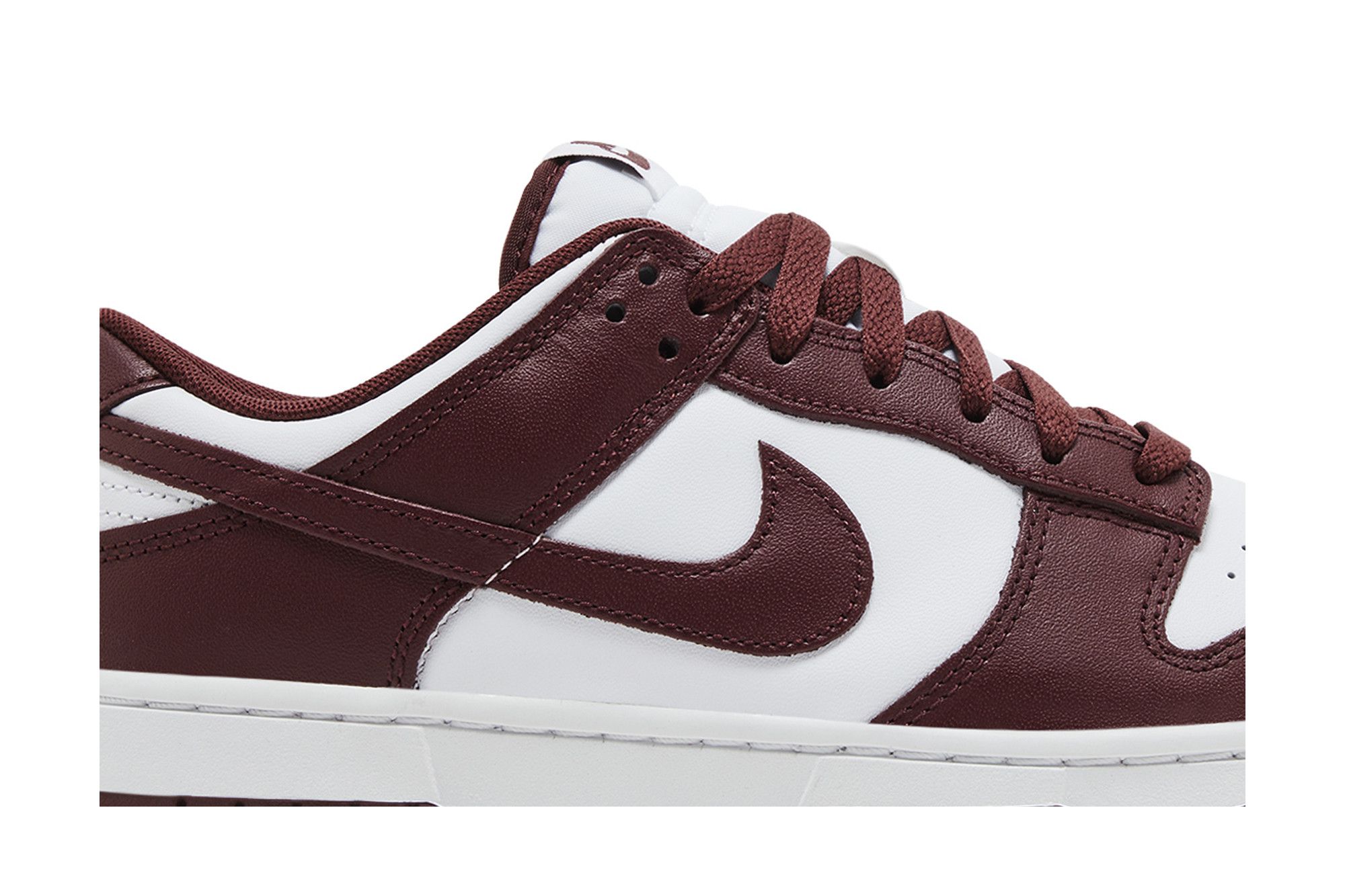 Lookbook Nike Dunk Low 'Redwood' Roja DV0833-115