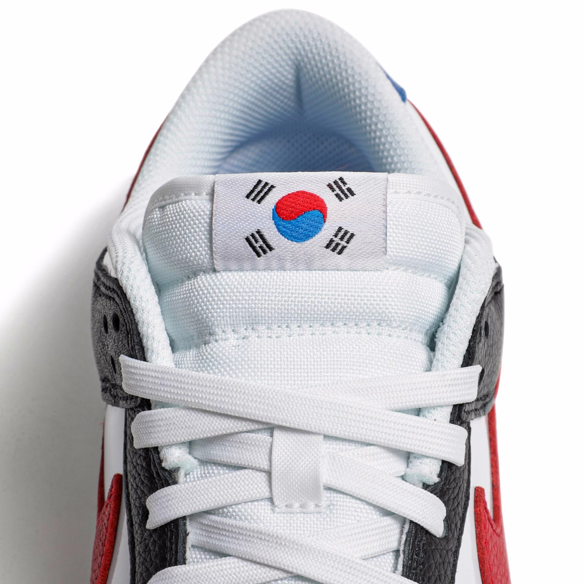 Nike Dunk Low 'Seoul'