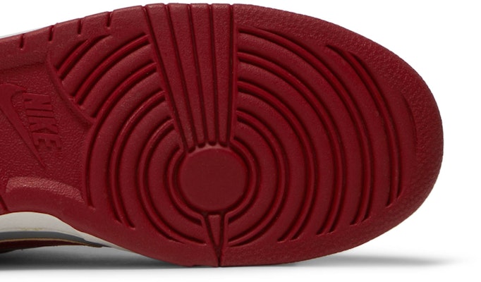 ナイキ ダンク LOW ウルトラマン 630358-061 Purchase ナイキ ダンク LOW ウルトラマン 630358-061