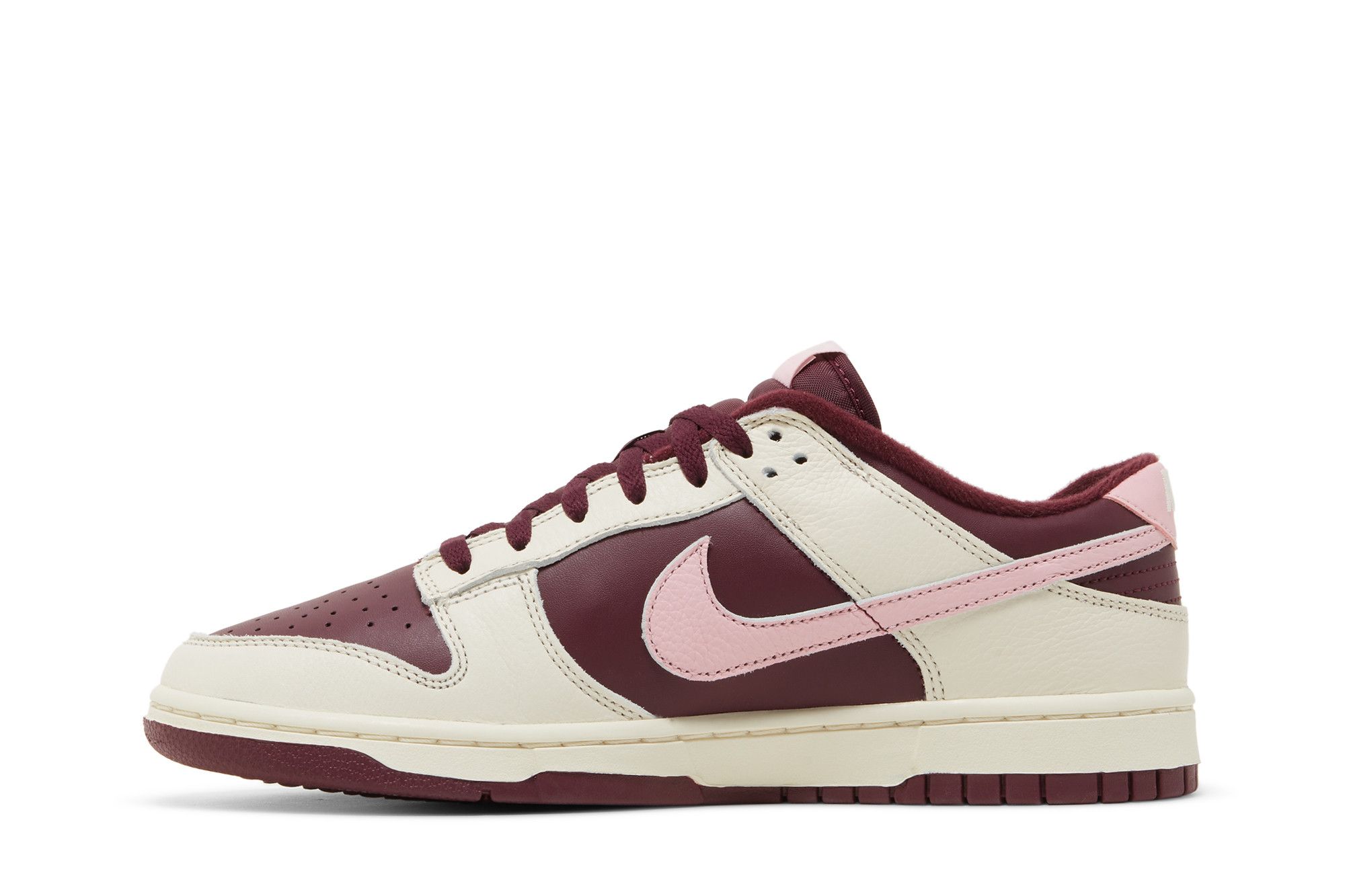 Shop Nike Dunk Low ''Saint-Valentin'' (2023) DR9705-100