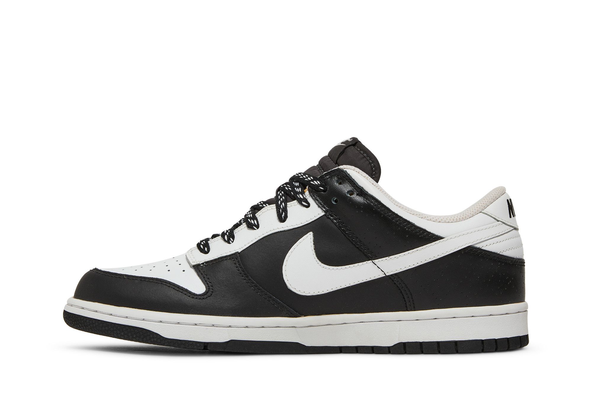 Lookbook Nike Dunk Low 'White' 318019-101