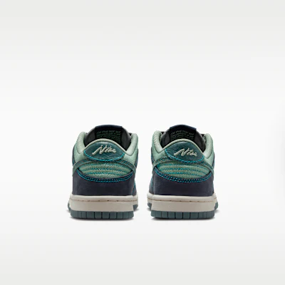 (JR) Nike Dunk Low LV8 1 Pencil Point/Dark Obsidian/Steam/Mineral Slate Malay IO9743-001 Details for (JR) Nike Dunk Low LV8 1 Pencil Point/Dark Obsidian/Steam/Mineral Slate Malay IO9743-001