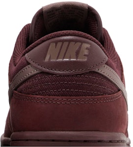 나이키 덩크 로우 프리미엄 '버건디 크러쉬' FB8895-600 Sizing 나이키 덩크 로우 프리미엄 '버건디 크러쉬' FB8895-600