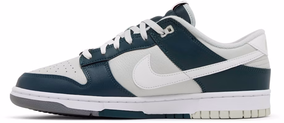 Nike Dunk Low Premium 'Split - Deep Jungle' - Hutan Hijau Gelap FB8896-300 Lookbook Nike Dunk Low Premium 'Split - Deep Jungle' - Hutan Hijau Gelap FB8896-300