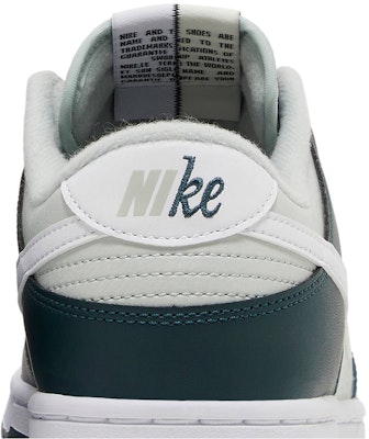 Nike Dunk Low Premium 'Split - Deep Jungle' - Hutan Hijau Gelap FB8896-300 Sizing Nike Dunk Low Premium 'Split - Deep Jungle' - Hutan Hijau Gelap FB8896-300