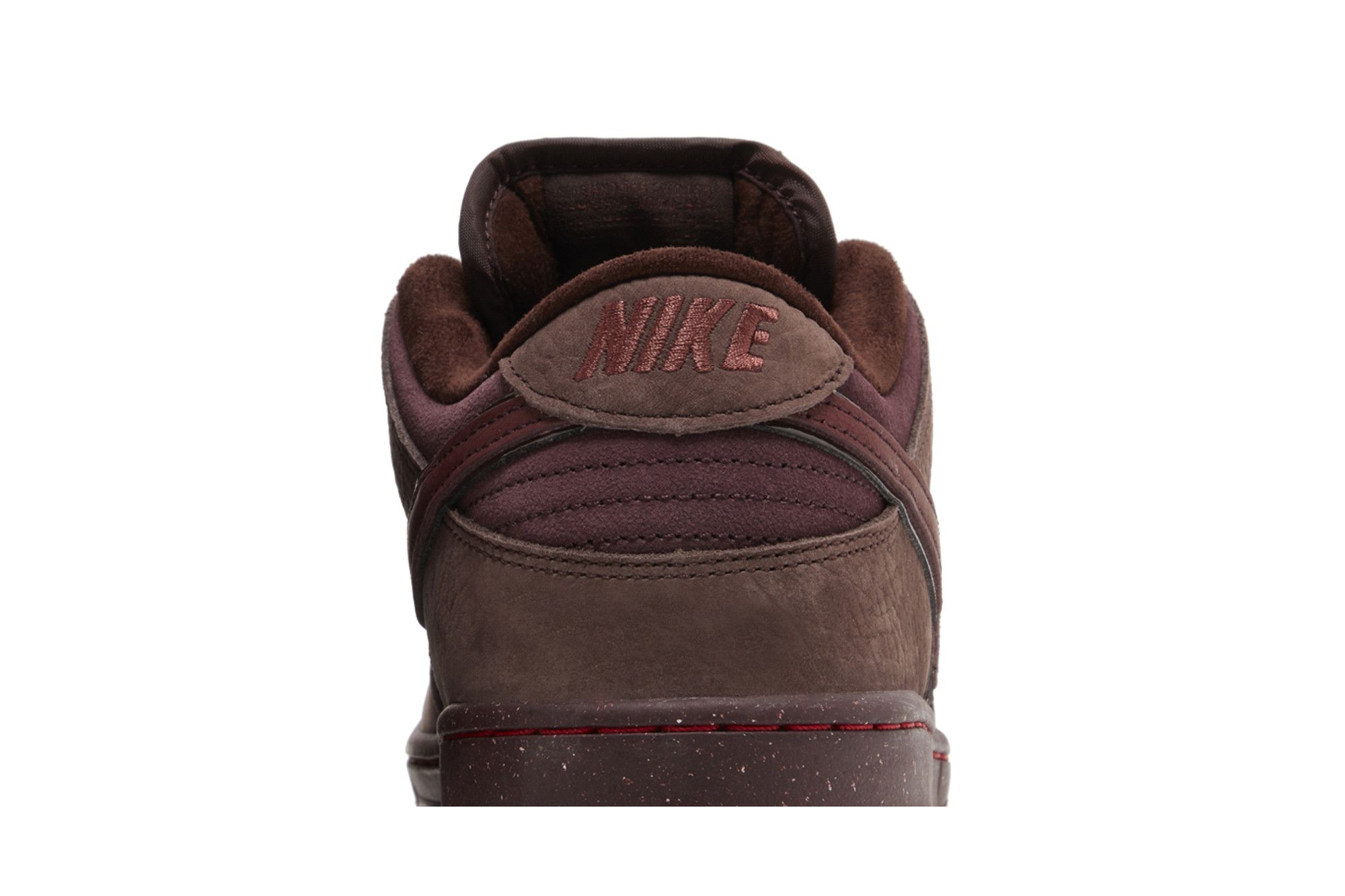 Sizing 耐吉Dunk Low Premium SB“愛之城系列 - 勃艮第粉碎”FN0619-600