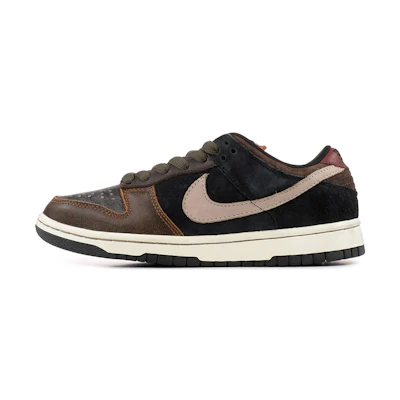 Nike Dunk Low PRM SB 'Strummer'