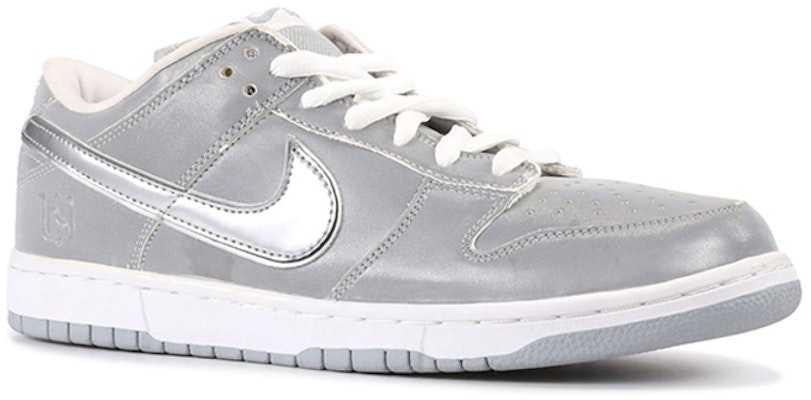 耐克Dunk Low Pro SB 'Medicom 3' 304292-008 Lookbook 耐克Dunk Low Pro SB 'Medicom 3' 304292-008