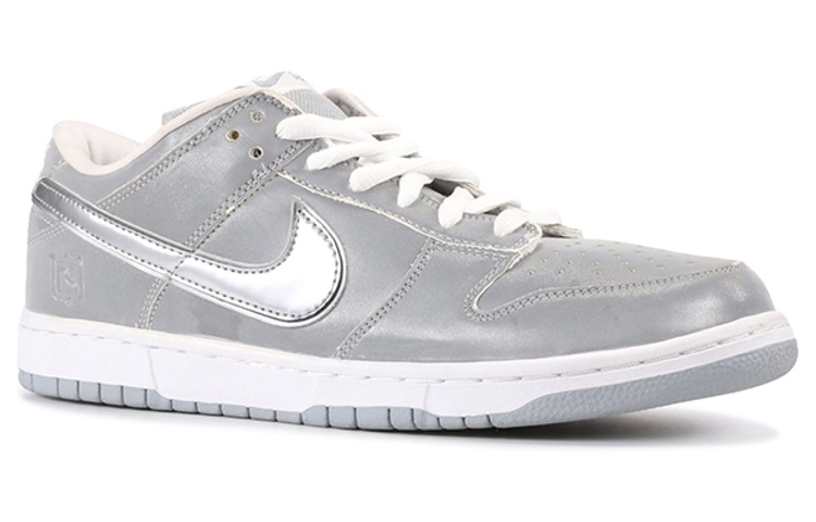 Lookbook Nike SB ダンク ロー プロ "メディコム 3" 304292-008