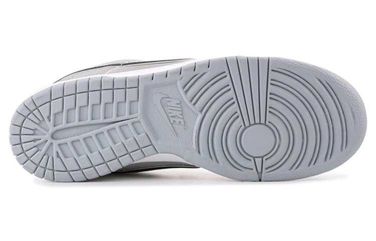 Shop Nike SB ダンク ロー プロ "メディコム 3" 304292-008