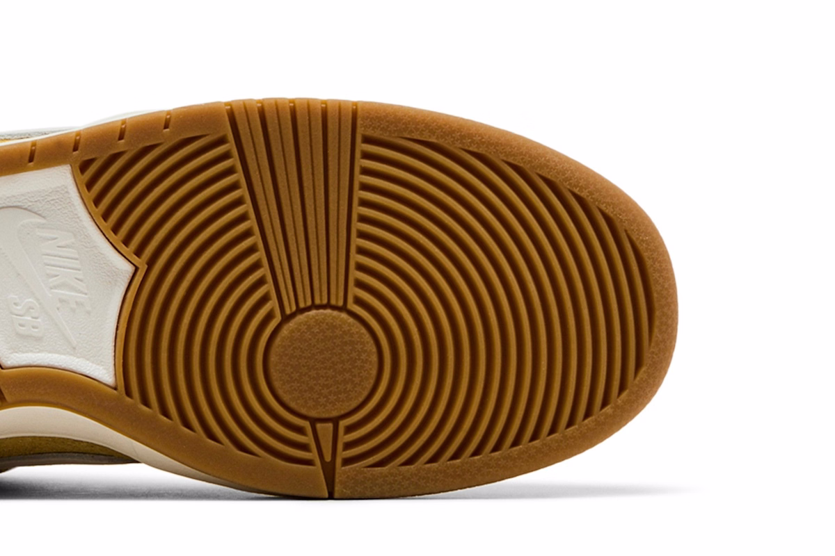 Nike Dunk Low Pro SB 'Saturn Gold'
