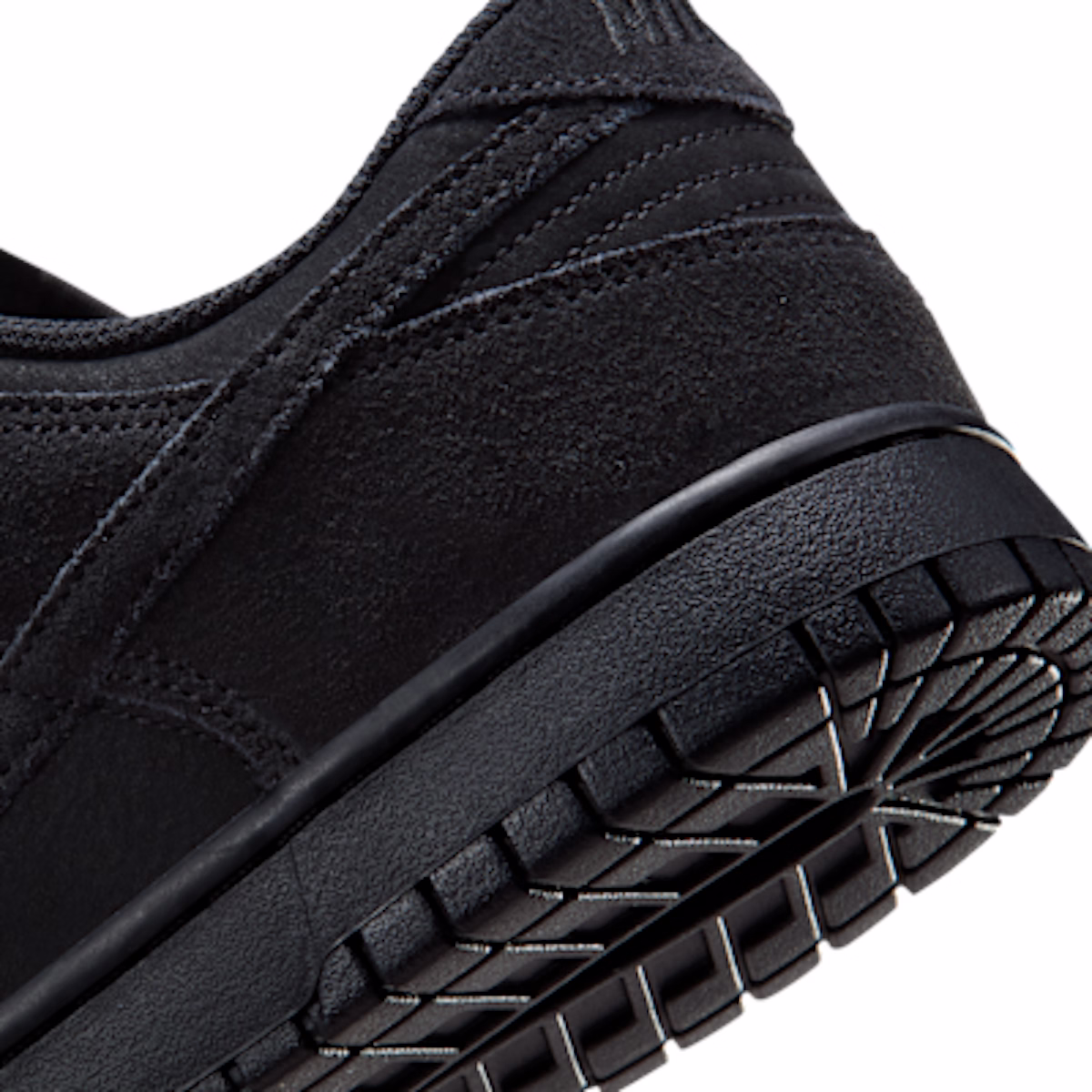 Nike Dunk Low Retro SE Black/Black/Black
