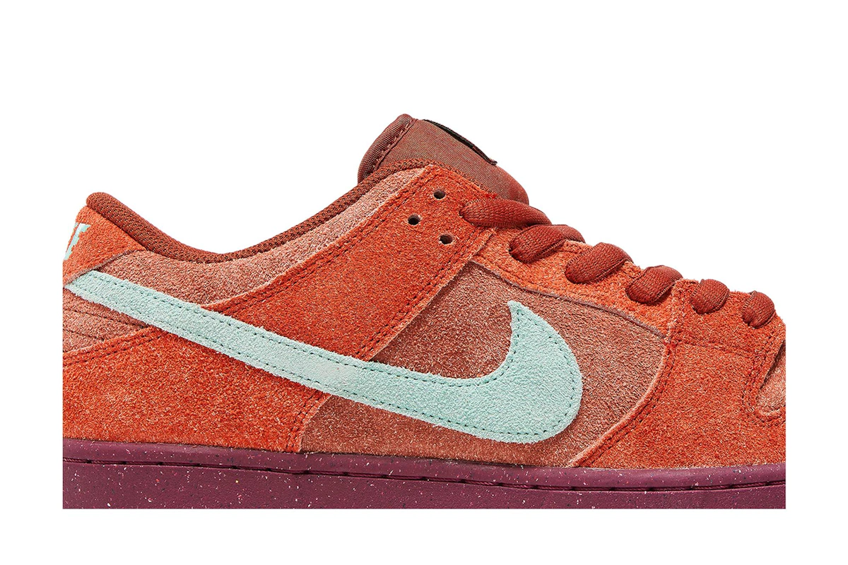 Nike Dunk Low SB 'Mystic Red'