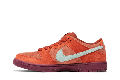 Nike Dunk Low SB 'Mystic Red'