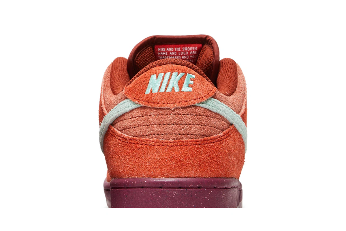 Nike Dunk Low SB 'Mystic Red'