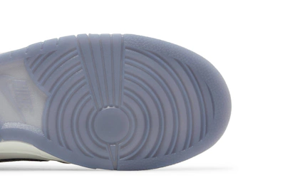 Nike Dunk Low SE 'Light Carbon' FJ4188-100