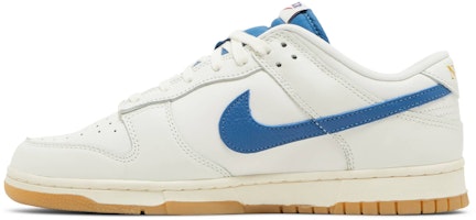 Nike Dunk Low SE 'Sail Dark Marina Blue' - Azul Marino Oscuro y Blanco DX3198-133 Lookbook Nike Dunk Low SE 'Sail Dark Marina Blue' - Azul Marino Oscuro y Blanco DX3198-133