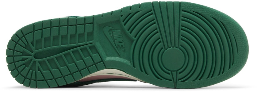 耐吉 Dunk Low SE '大師背後 9 系列' FZ0549-600 Shop 耐吉 Dunk Low SE '大師背後 9 系列' FZ0549-600