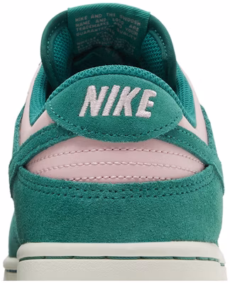 Nike Dunk Low SE 'Koleksi The Masters Back 9' FZ0549-600 Sizing Nike Dunk Low SE 'Koleksi The Masters Back 9' FZ0549-600