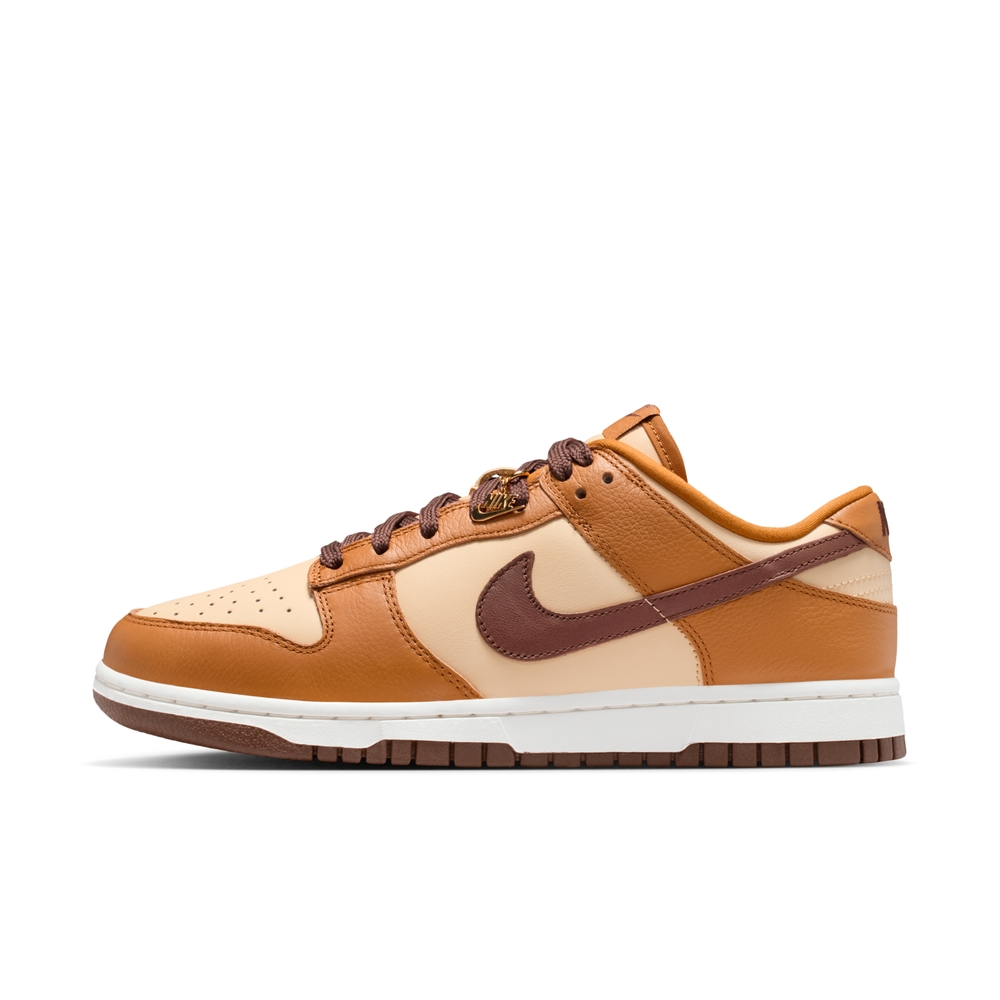 (Women) Nike Dunk Low SE Casual Shoes HQ7487700