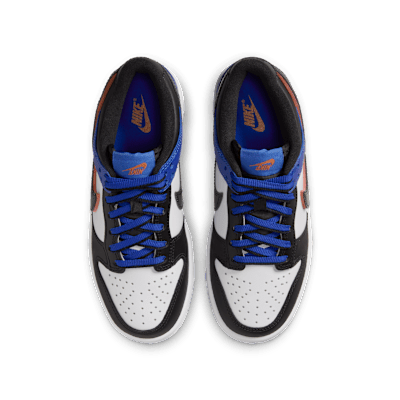 Shop Nike Dunk Low SE 低筒運動鞋 HF0970-100