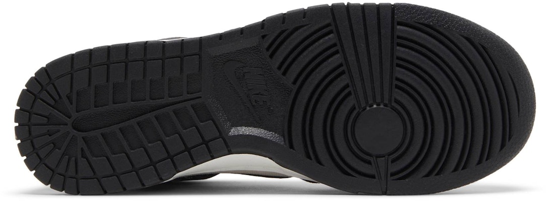 Nike Dunk Mid 'Panda' DV0830-102 Shop Nike Dunk Mid 'Panda' DV0830-102