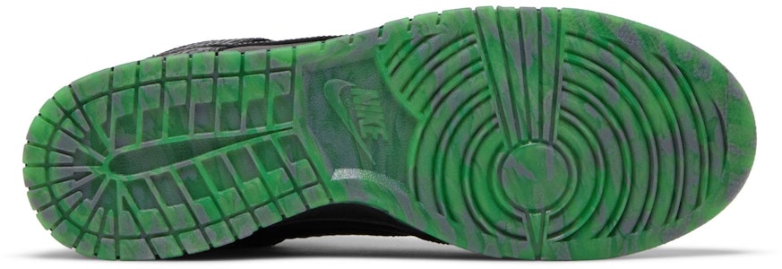 나이키 덩크 미드 프리미엄 '할로윈 - 전설의 기사' FQ8749-010 Shop 나이키 덩크 미드 프리미엄 '할로윈 - 전설의 기사' FQ8749-010