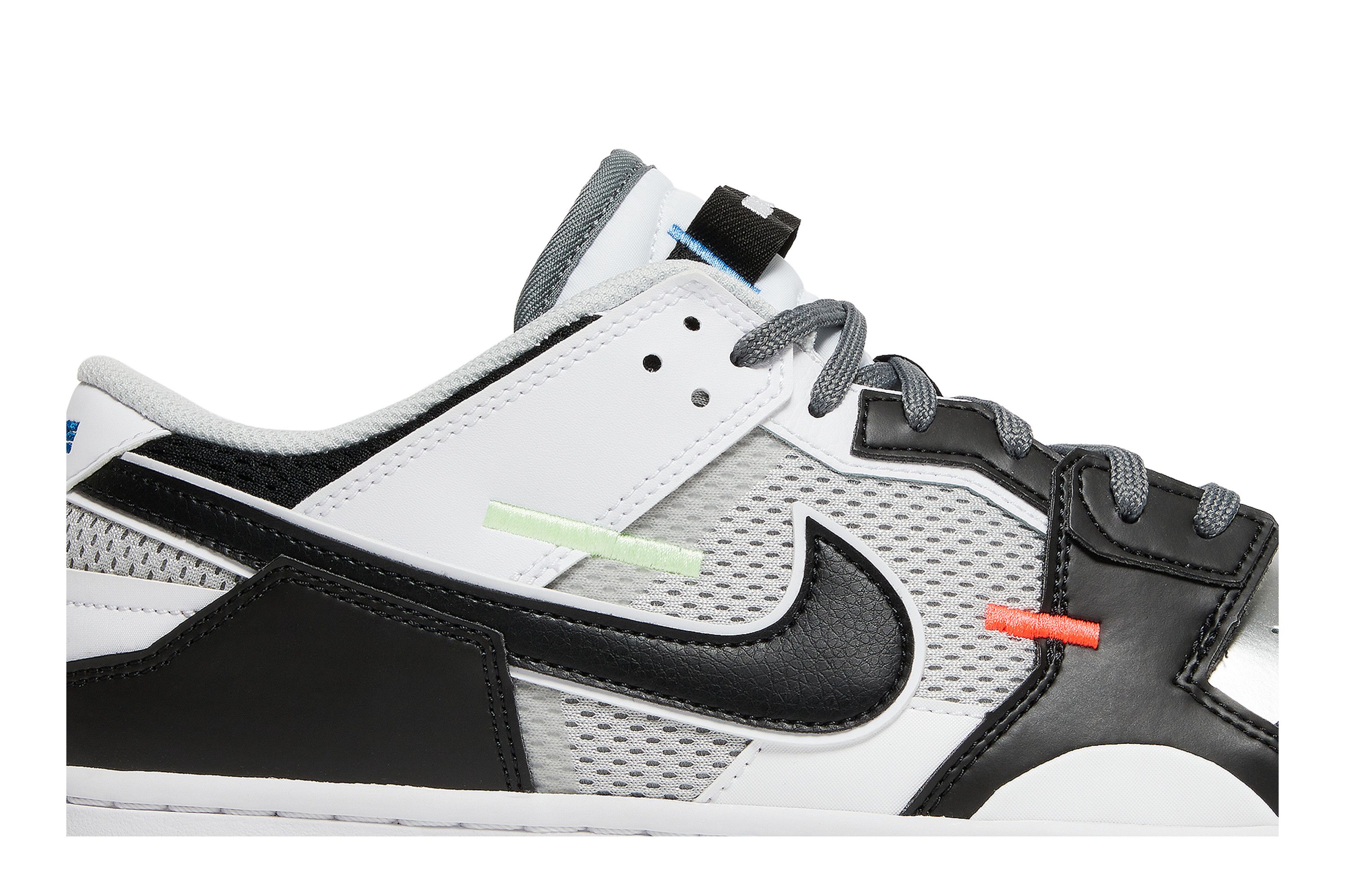 Order Nike Dunk Scrap ''Mismatch'' - Mismatched Sneakers DN5381-001