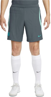 나이키 F.C. 바르셀로나 스트라이크 엘리트 로고 축구 반바지 라이트 아쿠아. FD4142-437 Buy 나이키 F.C. 바르셀로나 스트라이크 엘리트 로고 축구 반바지 라이트 아쿠아. FD4142-437