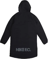 Lookbook Nike F.C. 黑色足球外套合成填充冬季外套 CT2515-010