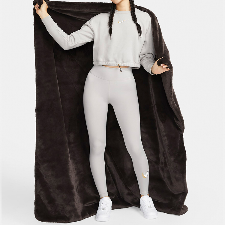 Details for Manta Chal de Terciopelo Pelo Sintético Nike Marrón Unisex Cálida y a Prueba de Viento. DO3793-220