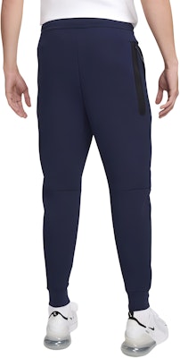 ナイキ FFF テックフリース ブラックブルージョガー ロゴ刺繍デザイン入りパンツ FJ8284-498 Lookbook ナイキ FFF テックフリース ブラックブルージョガー ロゴ刺繍デザイン入りパンツ FJ8284-498