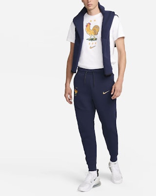 ナイキ FFF テックフリース ブラックブルージョガー ロゴ刺繍デザイン入りパンツ FJ8284-498 Shop ナイキ FFF テックフリース ブラックブルージョガー ロゴ刺繍デザイン入りパンツ FJ8284-498