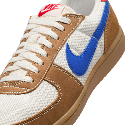 Sizing 나이키 필드 제너럴 팬텀/라이트 브리티시 탄/유니버시티 레드/게임 로얄 IH4818-030