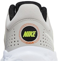 Nike Fly.By Mid 3 'Light Iron Ore' Pria Sepatu Basket DD9311-004 Sizing Nike Fly.By Mid 3 'Light Iron Ore' Pria Sepatu Basket DD9311-004