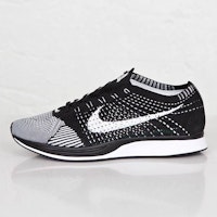 나이키 플라이니트 레이서 '블랙 화이트' 526628-002 Shop 나이키 플라이니트 레이서 '블랙 화이트' 526628-002