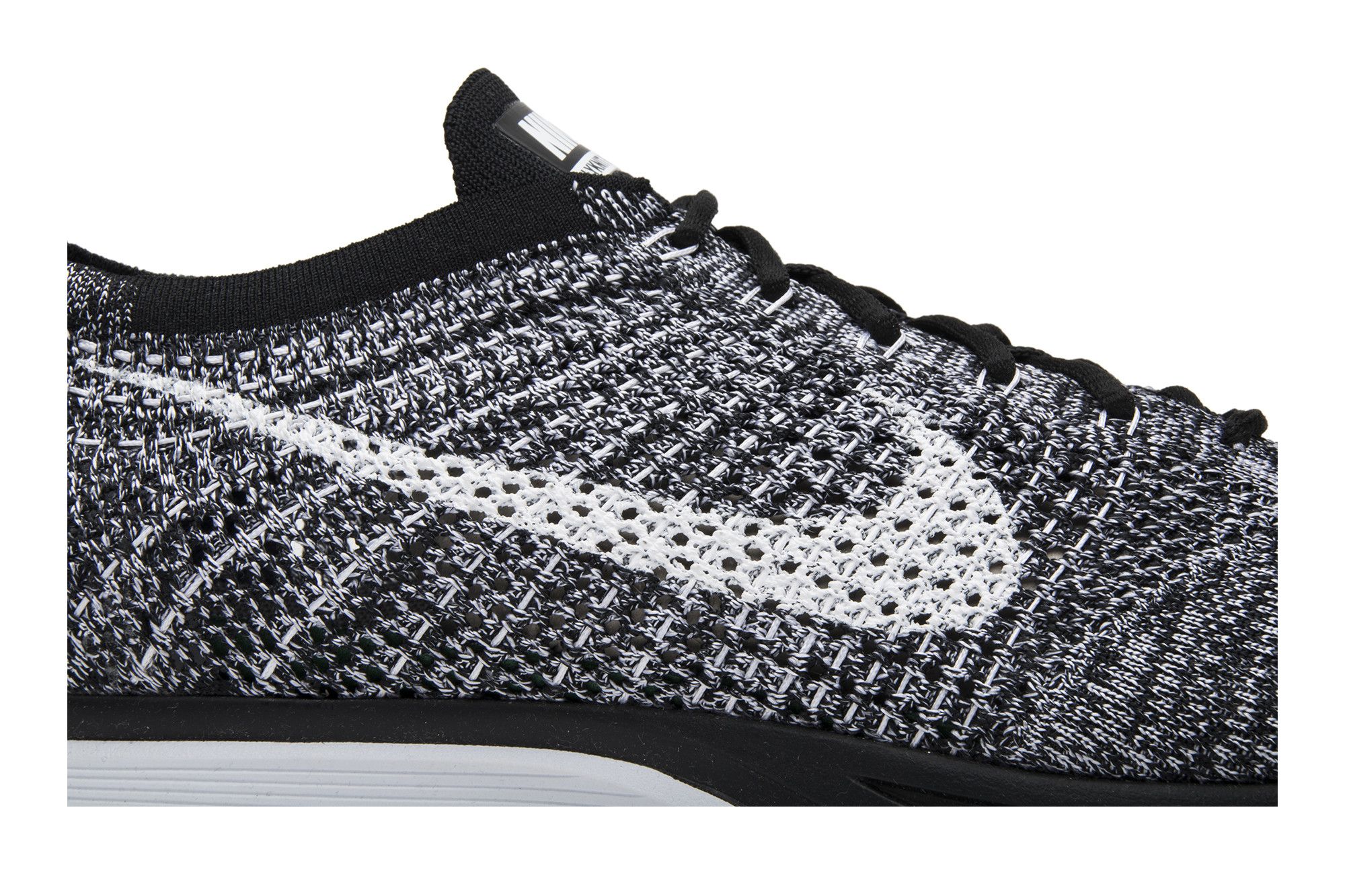 Shop Nike Flyknit Racer 'Oreo 2.0' Lelaki & Wanita 526628-012