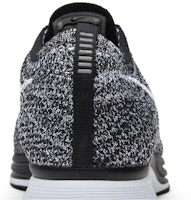 耐吉 Flyknit Racer 'Oreo 2.0' 526628-012 1