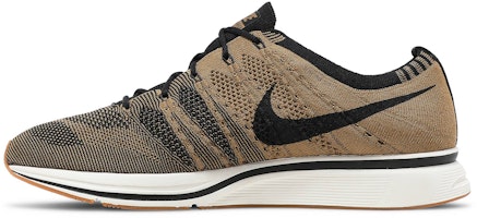 나이키 플라이니트 트레이너 '골든 베이지' AH8396-203 Lookbook 나이키 플라이니트 트레이너 '골든 베이지' AH8396-203