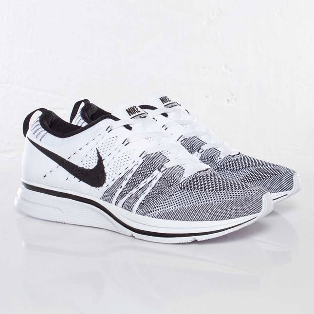 Nike men's flyknit trainer black/white hotsell