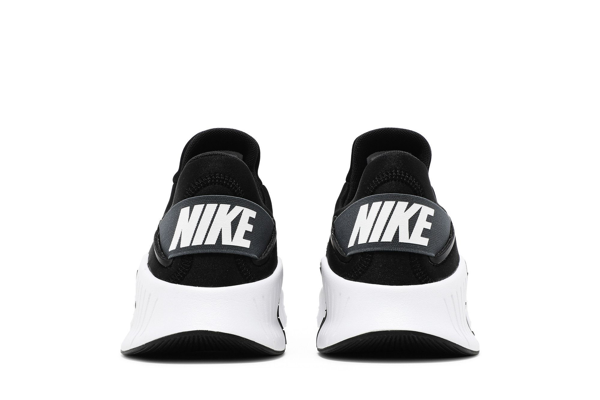 Sizing 耐吉自由 Metcon 4 '黑白' CT3886-010