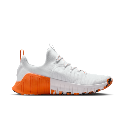 Lookbook ナイキ フリー メトコン 6 ホワイト/セーフティオレンジ/ブラック FJ7127-106