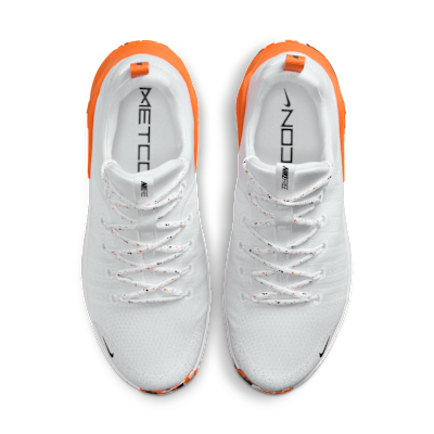 Shop ナイキ フリー メトコン 6 ホワイト/セーフティオレンジ/ブラック FJ7127-106