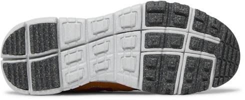 Shop Nike Free Terra Vista 休閒戶外功能鞋 黃紫
