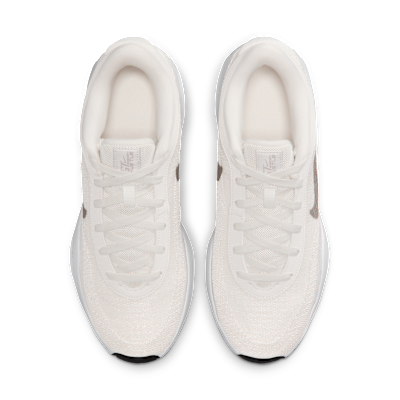 Shop Nike G.T. Hustle Academy EP 米白/白/黑/學院灰 FJ7808-104