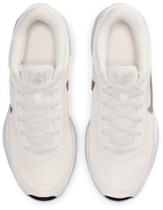 Nike G.T. Hustle Academy EP 米白/白/黑/學院灰 FJ7808-104 Shop Nike G.T. Hustle Academy EP 米白/白/黑/學院灰 FJ7808-104