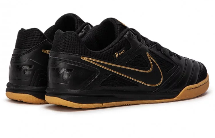 Lookbook Nike Gato SB 'Hitam Emas Metalik' AT4607-003