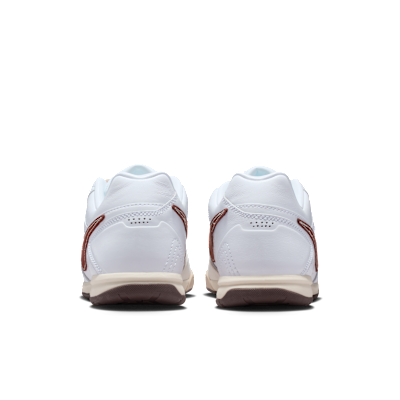 Details for Nike Gato Blanco/Perla Suave/Gris Humo Oscuro/Marrón Oscuro IM6669-120